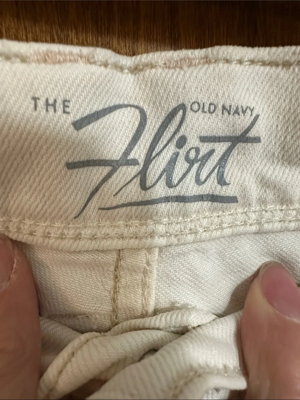 Old Navy Cream Cropped Straight-Leg Capris